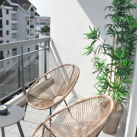 Le Mont-Veyrier, Parking Et Vue Apartment Annecy Exterior photo