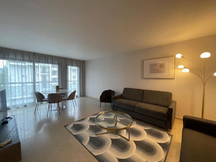 Le Mont-Veyrier, Parking Et Vue Apartment Annecy Exterior photo