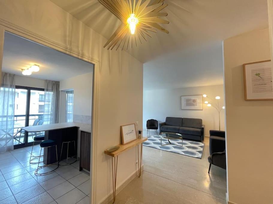 Le Mont-Veyrier, Parking Et Vue Apartment Annecy Exterior photo