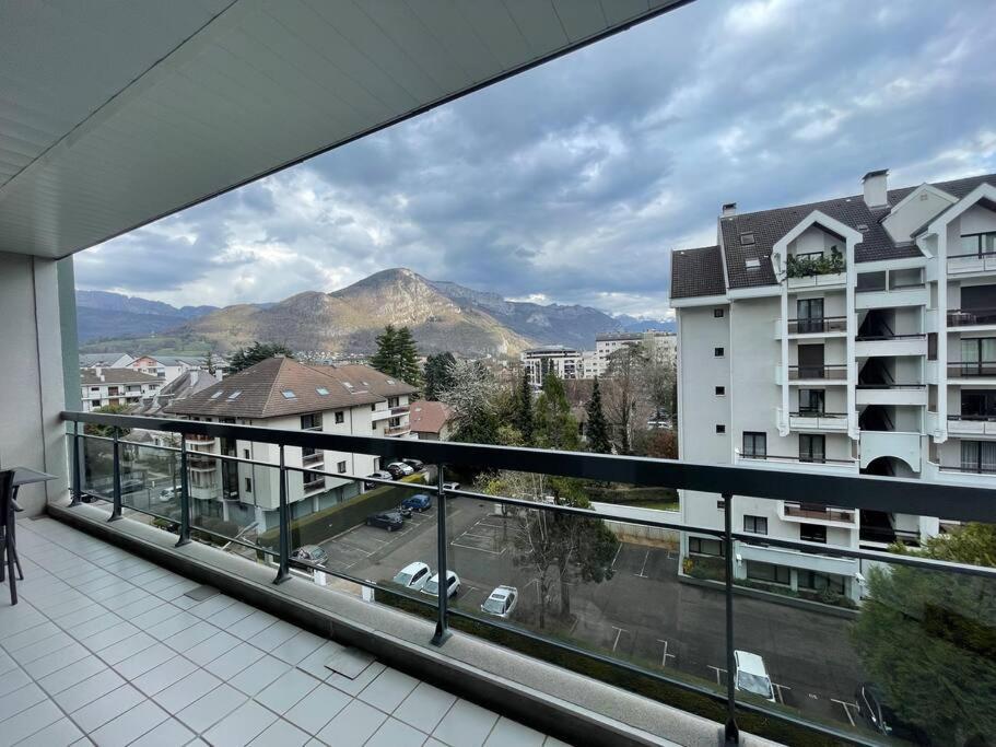 Le Mont-Veyrier, Parking Et Vue Apartment Annecy Exterior photo