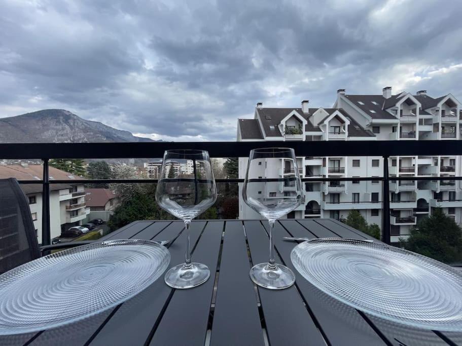 Le Mont-Veyrier, Parking Et Vue Apartment Annecy Exterior photo