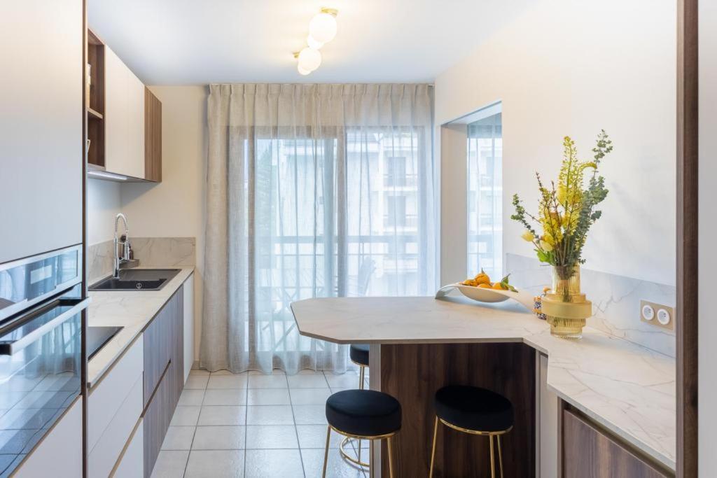 Le Mont-Veyrier, Parking Et Vue Apartment Annecy Exterior photo